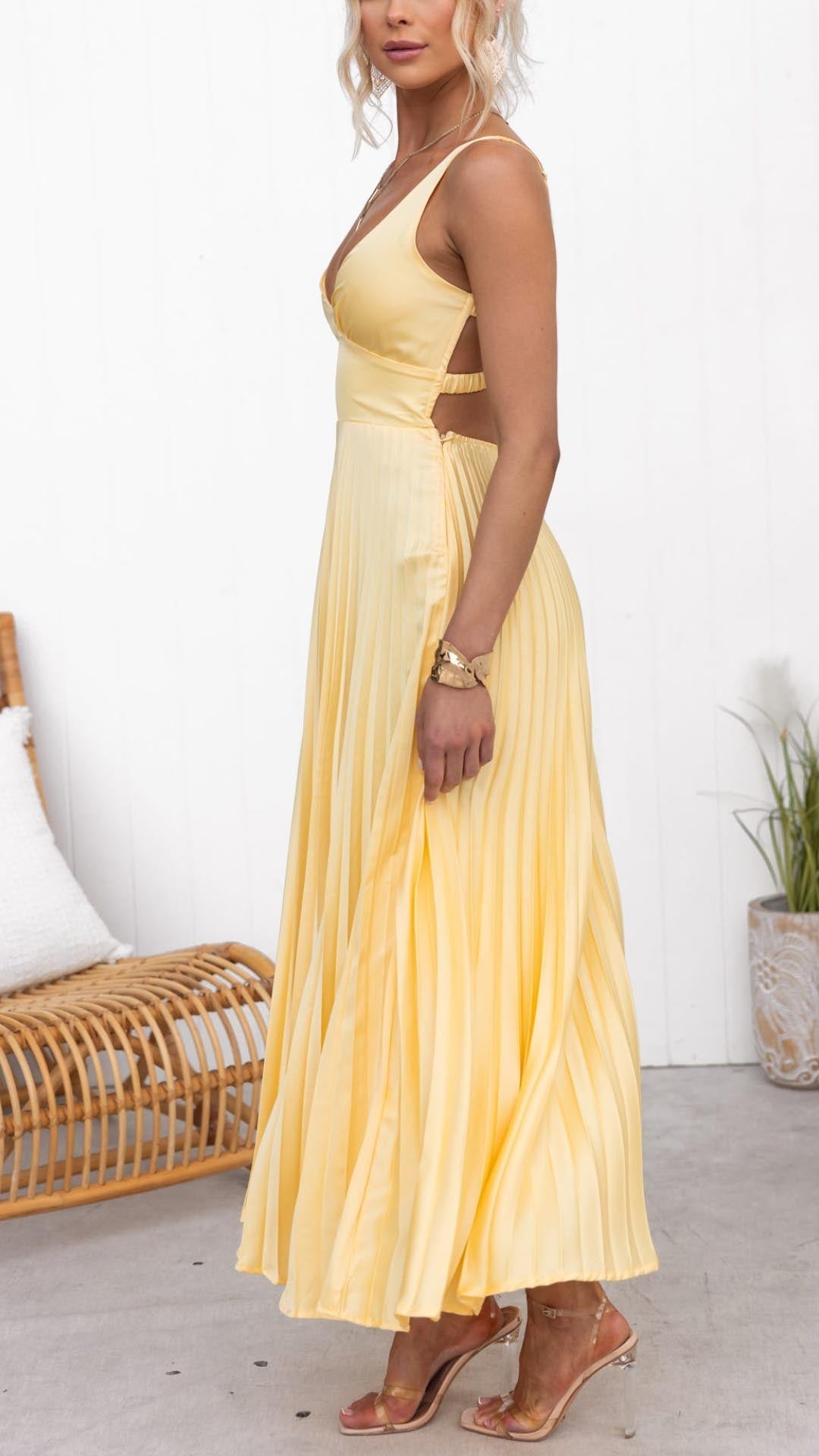 Shakira | Women's Pleated V Neck Maxi Dress